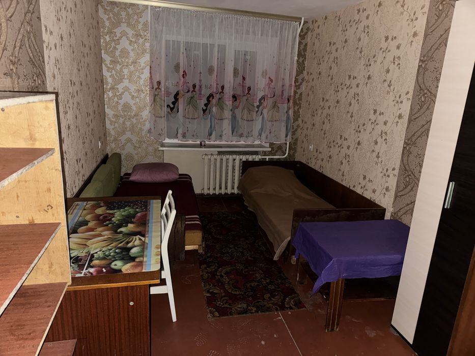 Здам кімнату для 1-го,або 2-х людей.Центр!Без проживання власника.