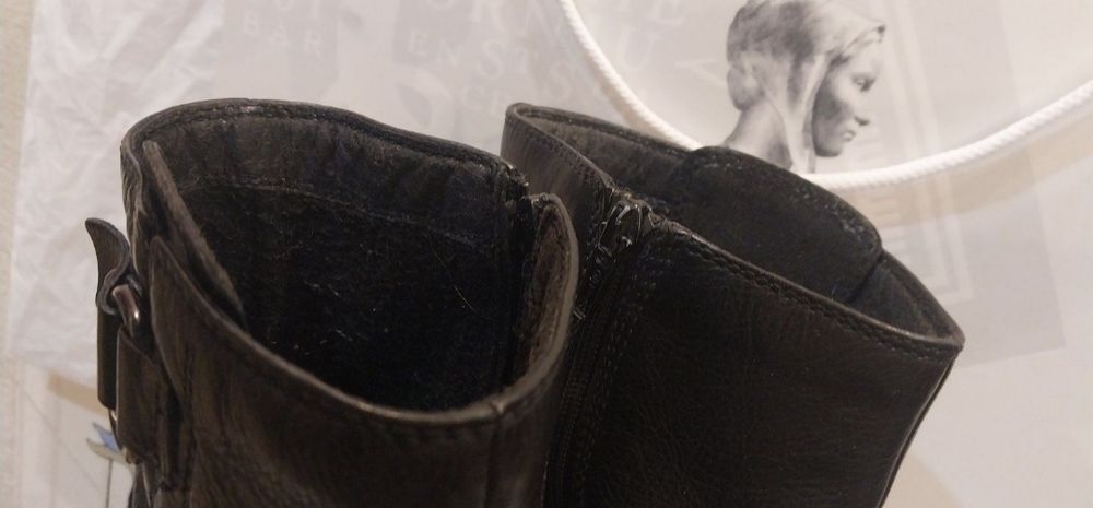 Продам женские кожаные с утеплителем ботинки Clarks. Англия