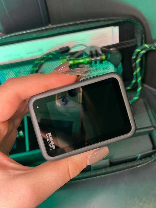 Екшн-камера GoPro Hero 13 з магнітним кріпленням