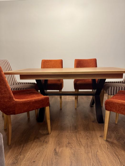 Conjunto 6 cadeiras e mesa (madeira maciça)