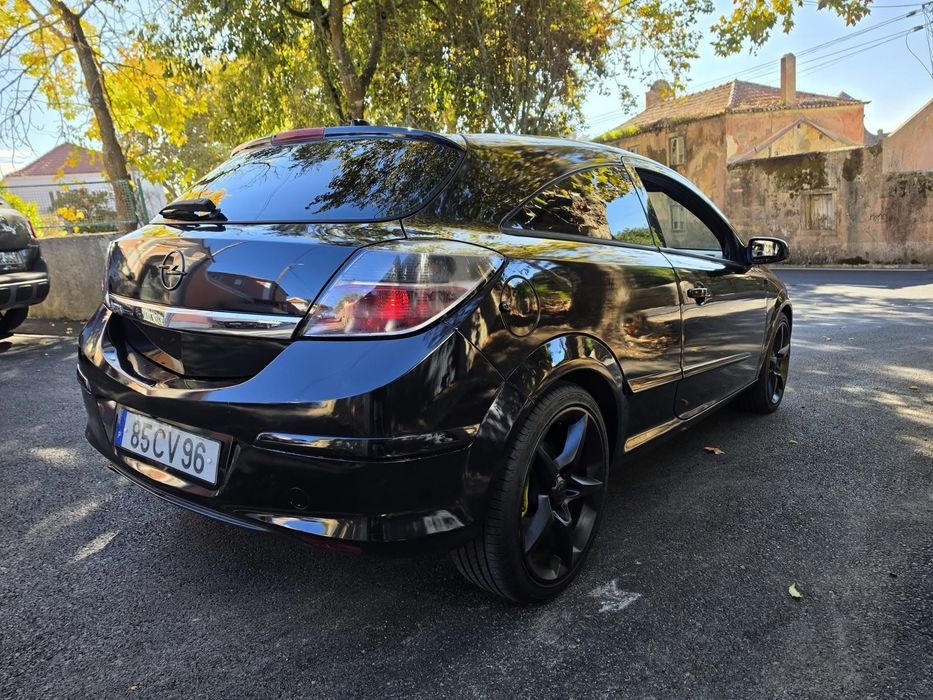 Opel Astra 1.9 cdti 150 cv — photo 2