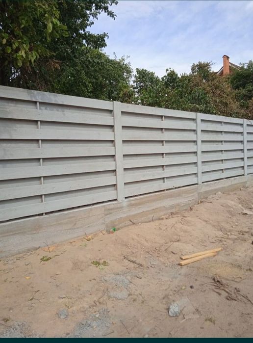 Дерев'яні паркани огорожі