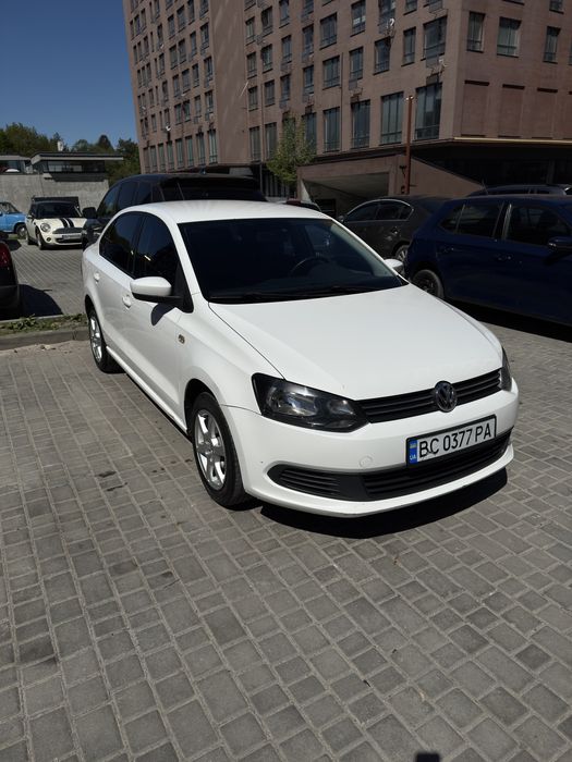 Volkswagen polo sedan