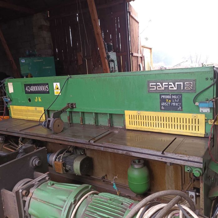 Gilotyna  hydrauliczna  do blachy SAFAN 2500/4