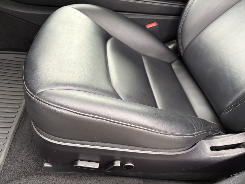 Tesla Model 3  2021 рік