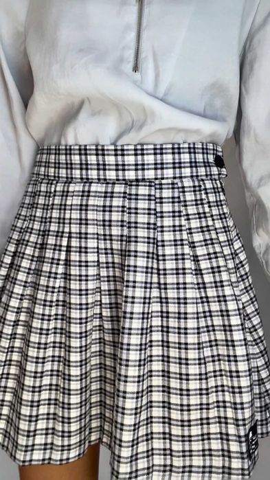 Mini spódnica w kontrafałdy Bershka rozm. M