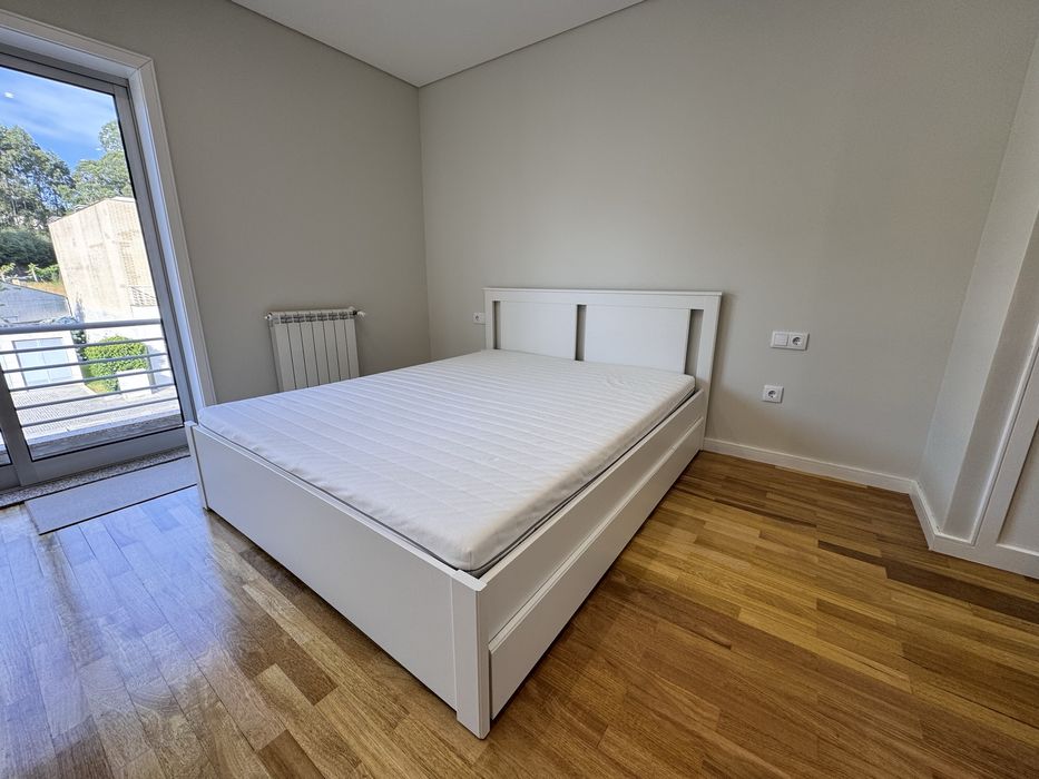 Cama 160 x 200 + Gavetões + Estrado + Colchão