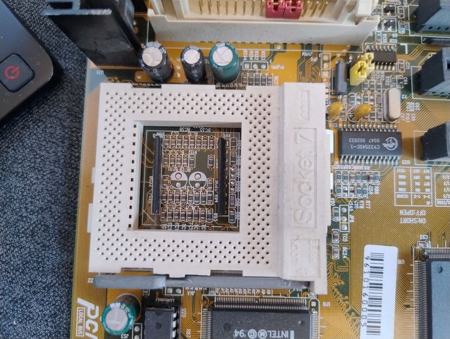 Płyta pod socket 7 (opis)