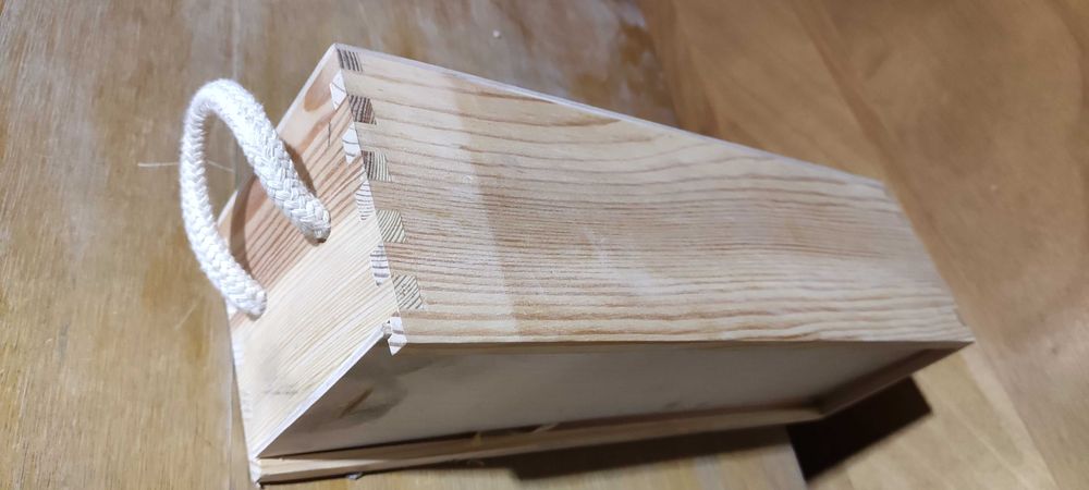 drewniana skrzynka sklejka na prezent wino dekoracja