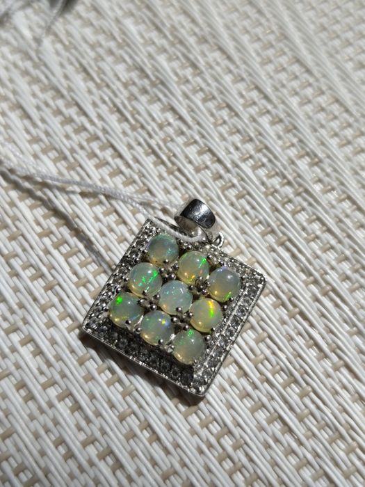 Кулон,подвеска серебро 925 с натуральным опалами