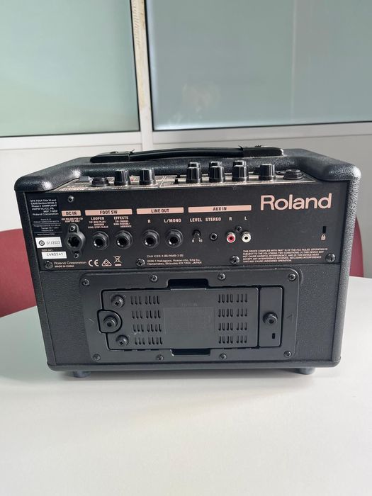 Amplificador Roland AC-33