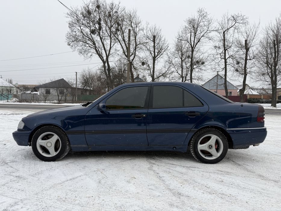 Продам Mercedes C180