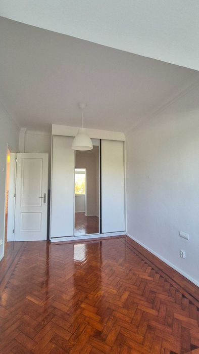 T2 -Fantástico as Portas de Benfica. Arrenda-se