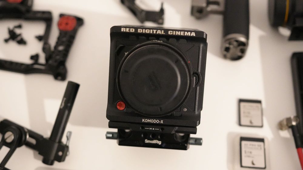 Red komodo x com extras kit cinema film pl mount rf mount