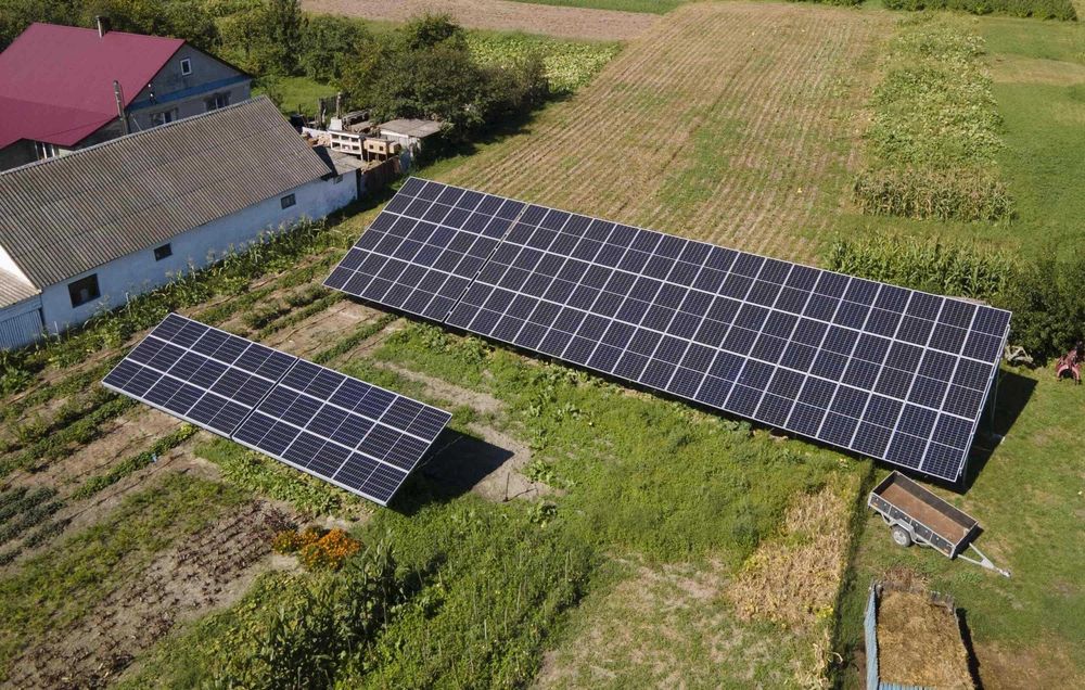Монтаж установка сонячних панелей батарей , встановити сонячні панелі ( батареї ), СЕС инвертор Deye