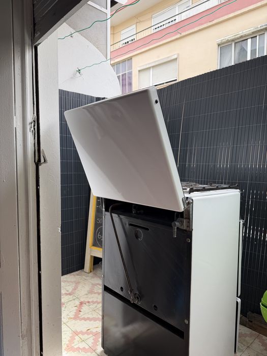 Fogão a Gás Portugal 4 Bocas com Forno — Clássico