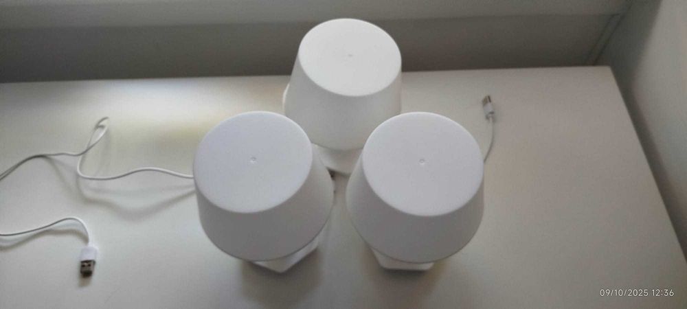 2 Candeeiros LED com luz amarelo e luz branca