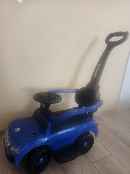 Дитячий толокар машина з ручкою