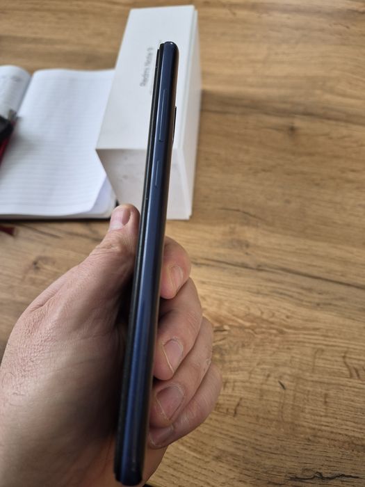 Телефон Redmi Note 9