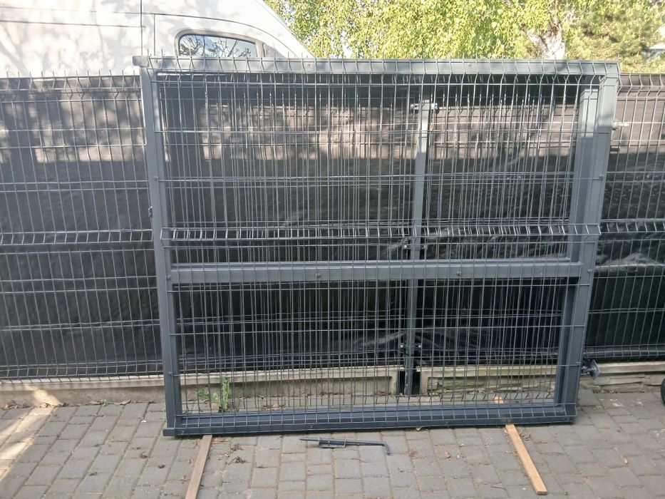 Brama dwuskrzydłowa panelowa