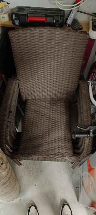 Krzesła rattanowe ogrodowe