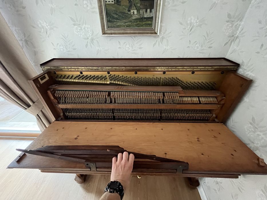 Pianino piekne stan 4+ H. KLEIN  dla konesera