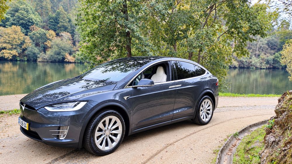 Tesla Model X 100D