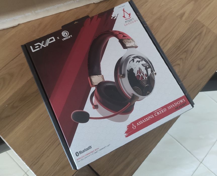 Headphones + Base AC Shadows
