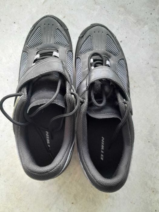 Sapatos de encaixe
