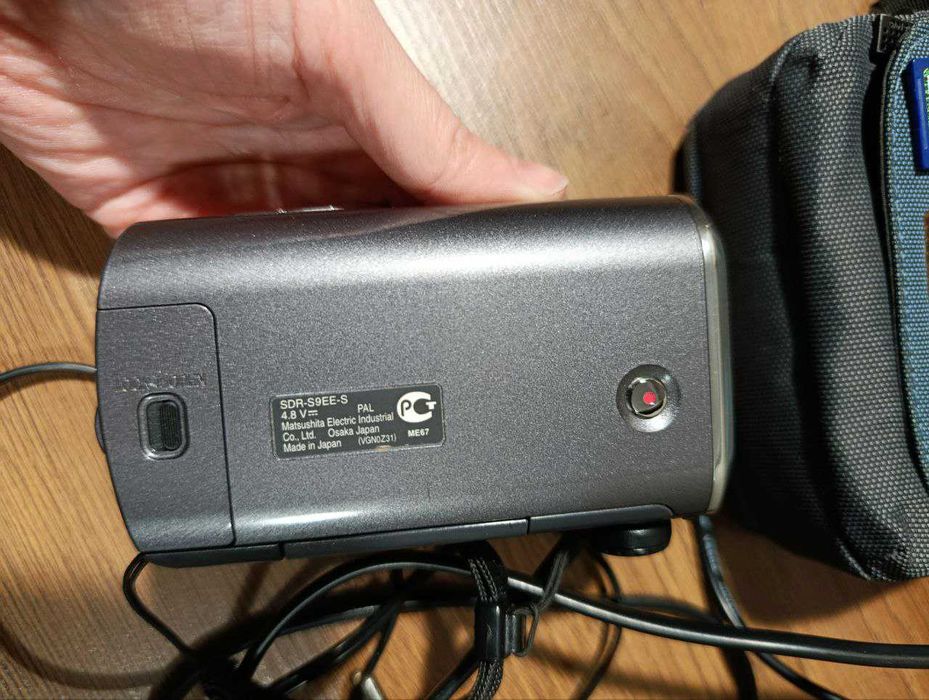 Відеокамера Panasonic SDR-S9