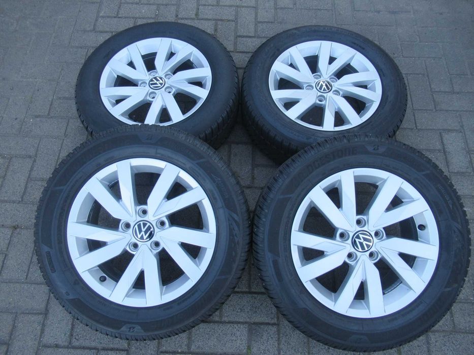 Koła felgi opony zimowe 215/60/16 VW Passat B8 Troc oryginał