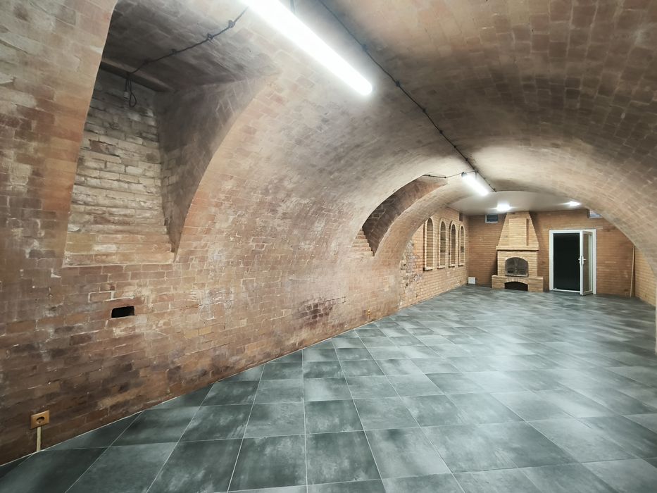 Оренда приміщення 80 кВ м  в Центрі міста вільного призначення