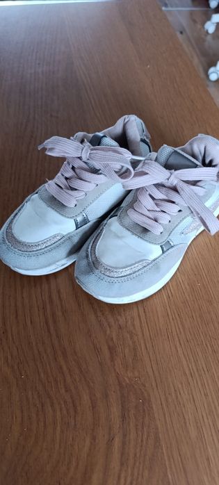 Adidasy dla dziewczynki roz. 30