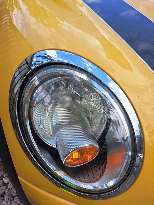 Pranie tapicerki, polerowanie reflektorów z dojazdem, ozonowanie