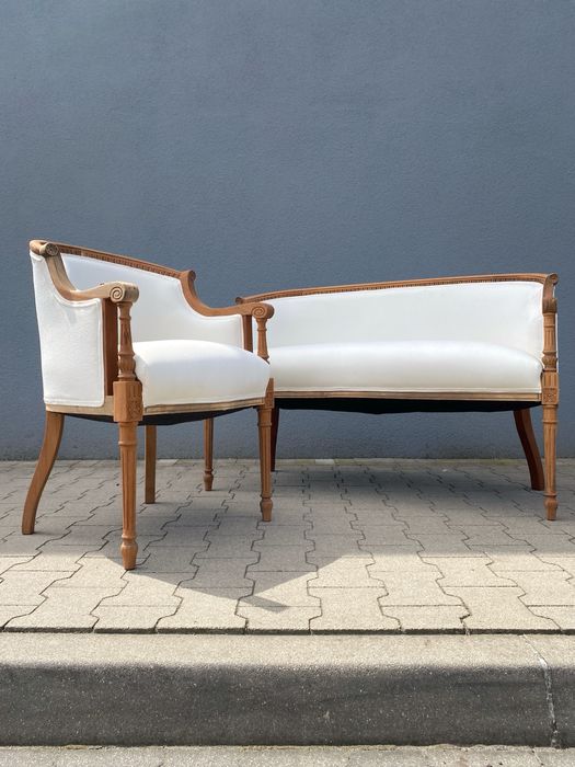 Zestaw wypocznkowy sofa i fotel po renowacji w stylu Loudwik XVI