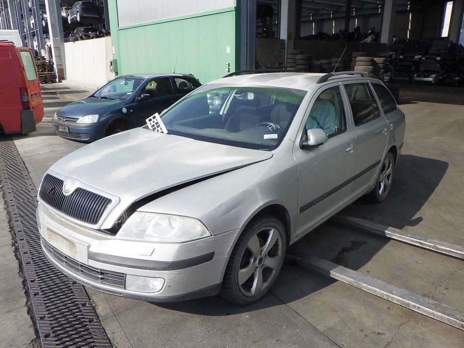 Розборка SKODA Octavia Fabia Roomster Запчасти Октавия Фабия Румстер