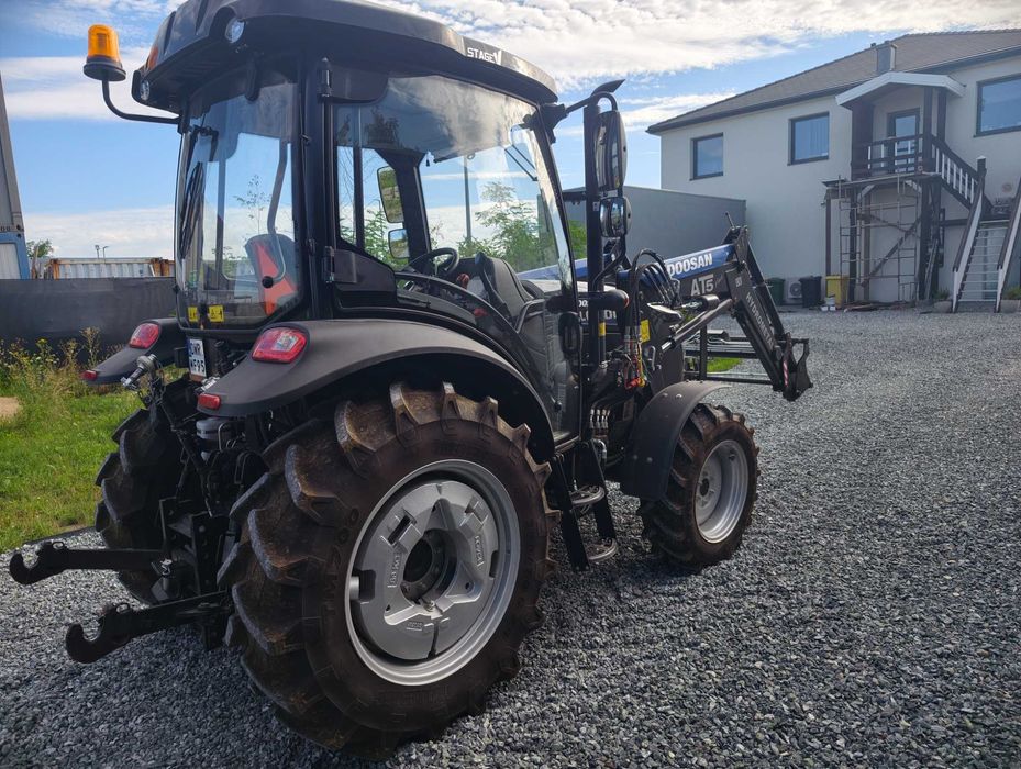 Ciągnik rolniczy Lovol Doosan 4 cylindry M504 PRO