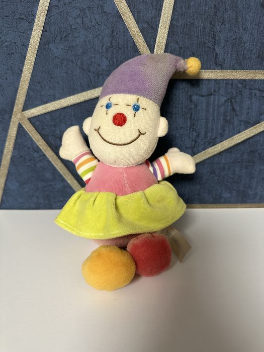 Maskotka grzechotka pajacyk wysokość 27 cm