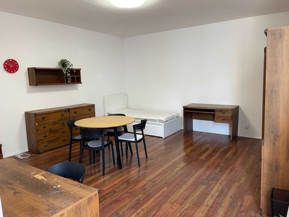Oddam w najem pokój studencki dla dwóch studentek w centrum Poznania.