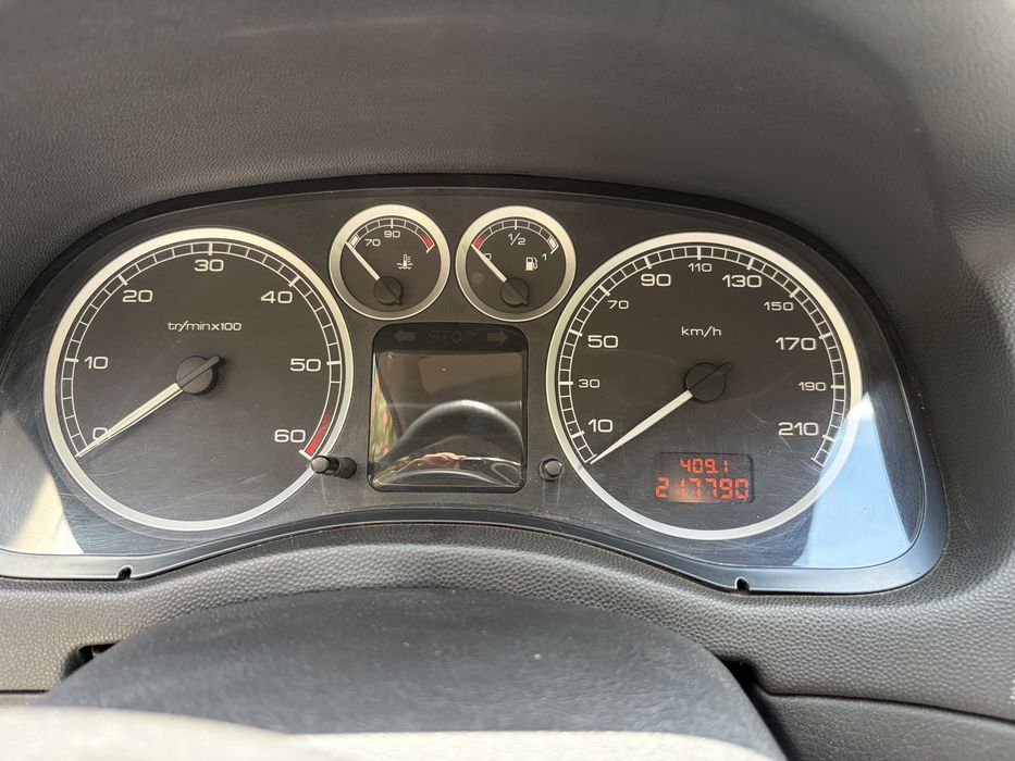Peugeot 307 1.4 HDi Comercial – Muito económico – Inspeção até 12/2026