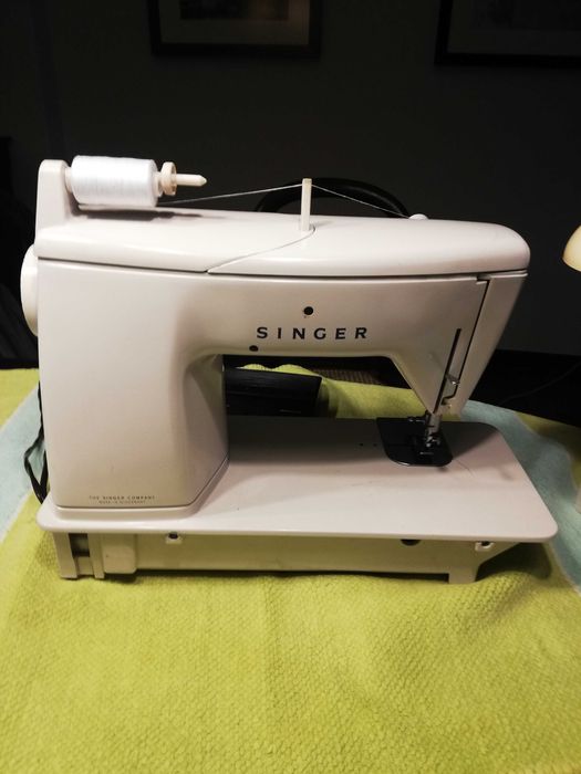 Máquina de Costura Singer 746 em bom estado