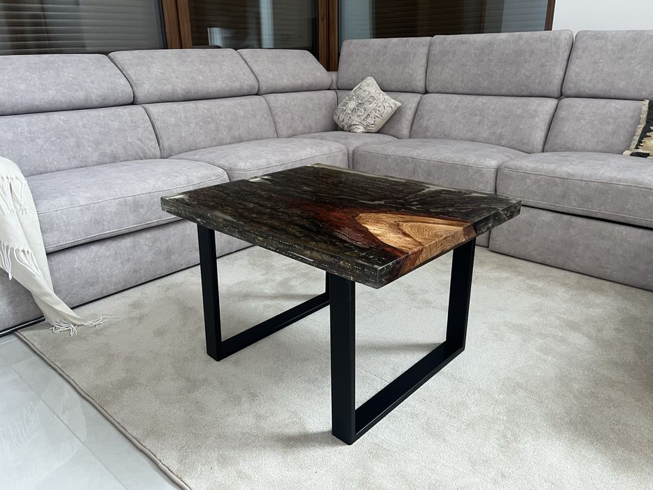 Stolik kawowy 60x70x50 wykonany z zywicy, loft
