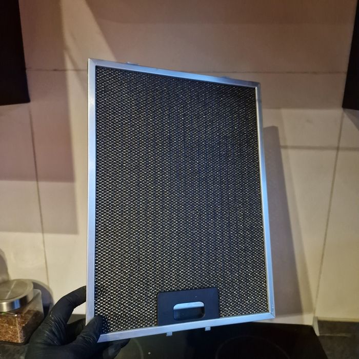 Okap kuchenny  metalowy  komin miejsce do przyczepienia magnesów