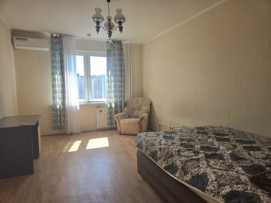 Продам простору квартиру на Позняках 53кв.м вул. Урлівська River Mall