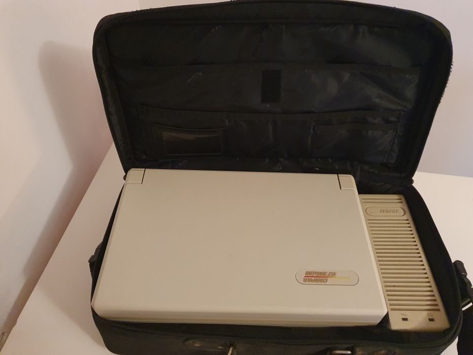 Old PC portatil marca Compac