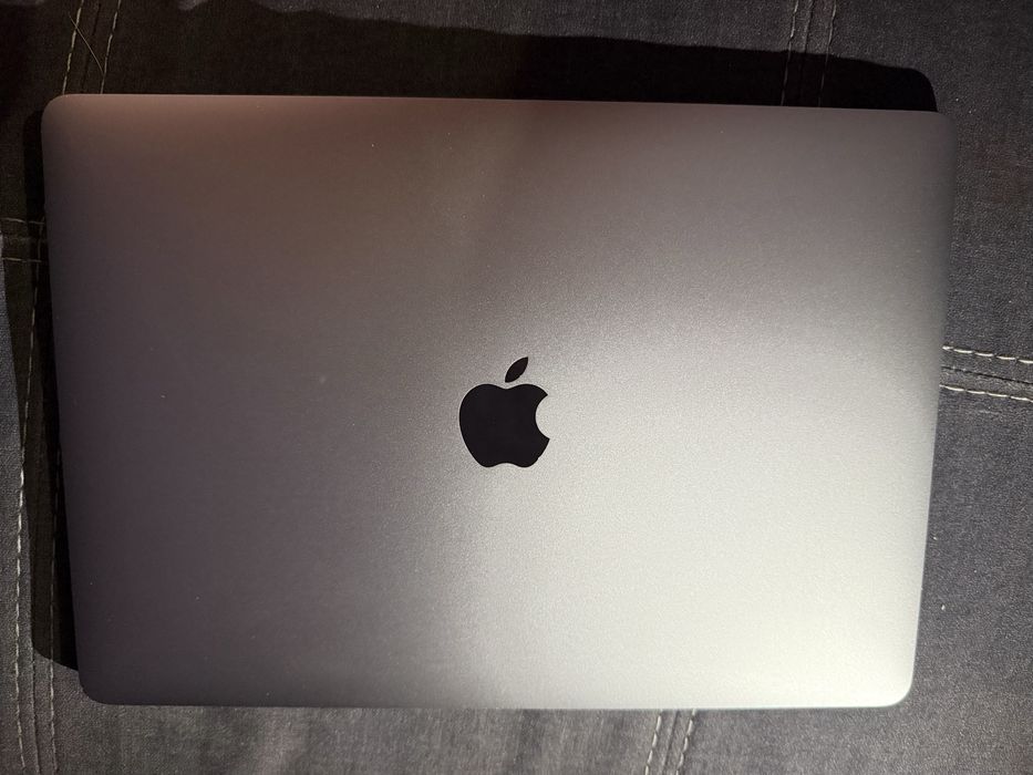 MacBook Air 13 M1 8ГБ 256 ГБ 2020 год