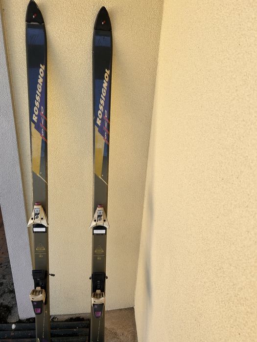 Skis Rossignol DV6 de competição