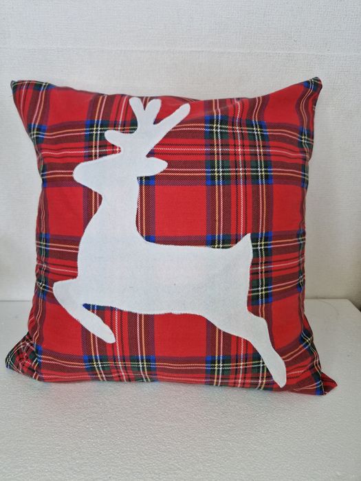 Poszewka 40x40  świateczne wzory skrzaty