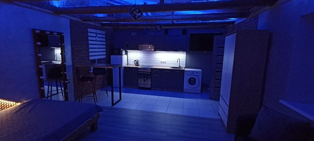 1к. квартира студія-люкс подобово Миколаїв центр міста .Вільна