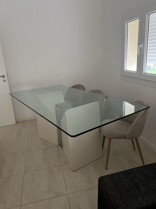 Mesa de jantar de vidro